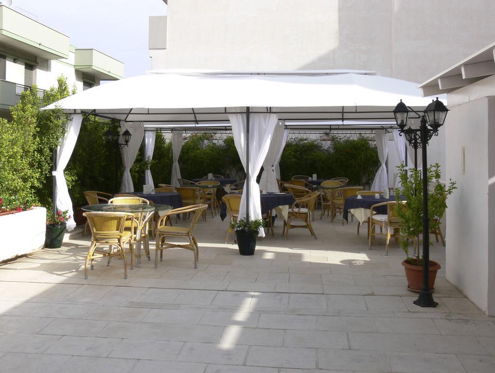 Relais Carlo V - Palazzo Storico Bed and Breakfast Gallipoli Buitenkant foto