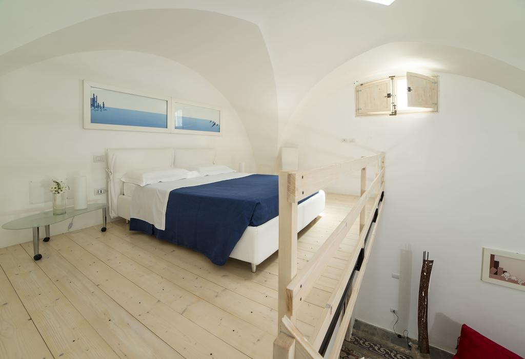 Relais Carlo V - Palazzo Storico Bed and Breakfast Gallipoli Kamer foto