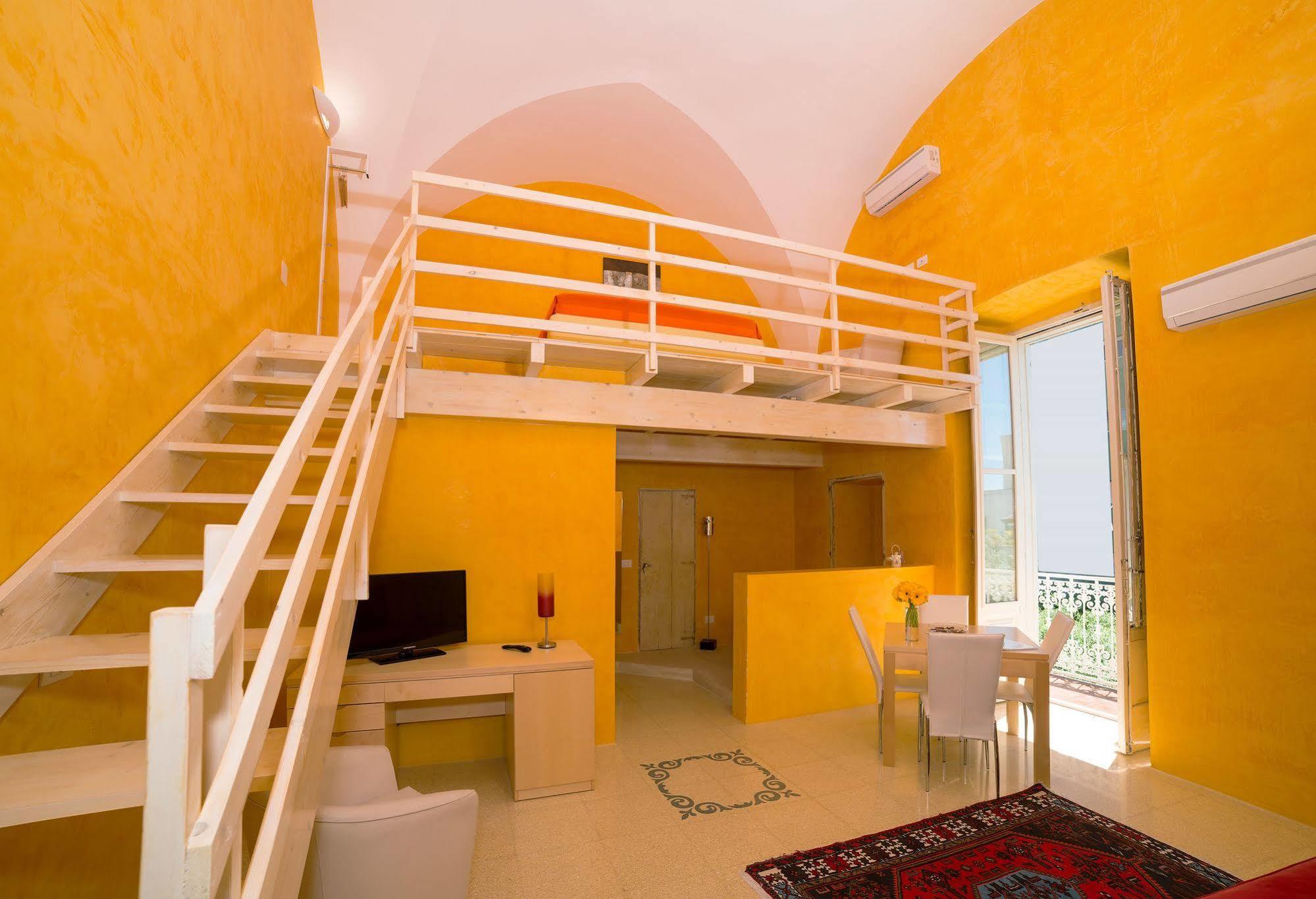 Relais Carlo V - Palazzo Storico Bed and Breakfast Gallipoli Buitenkant foto