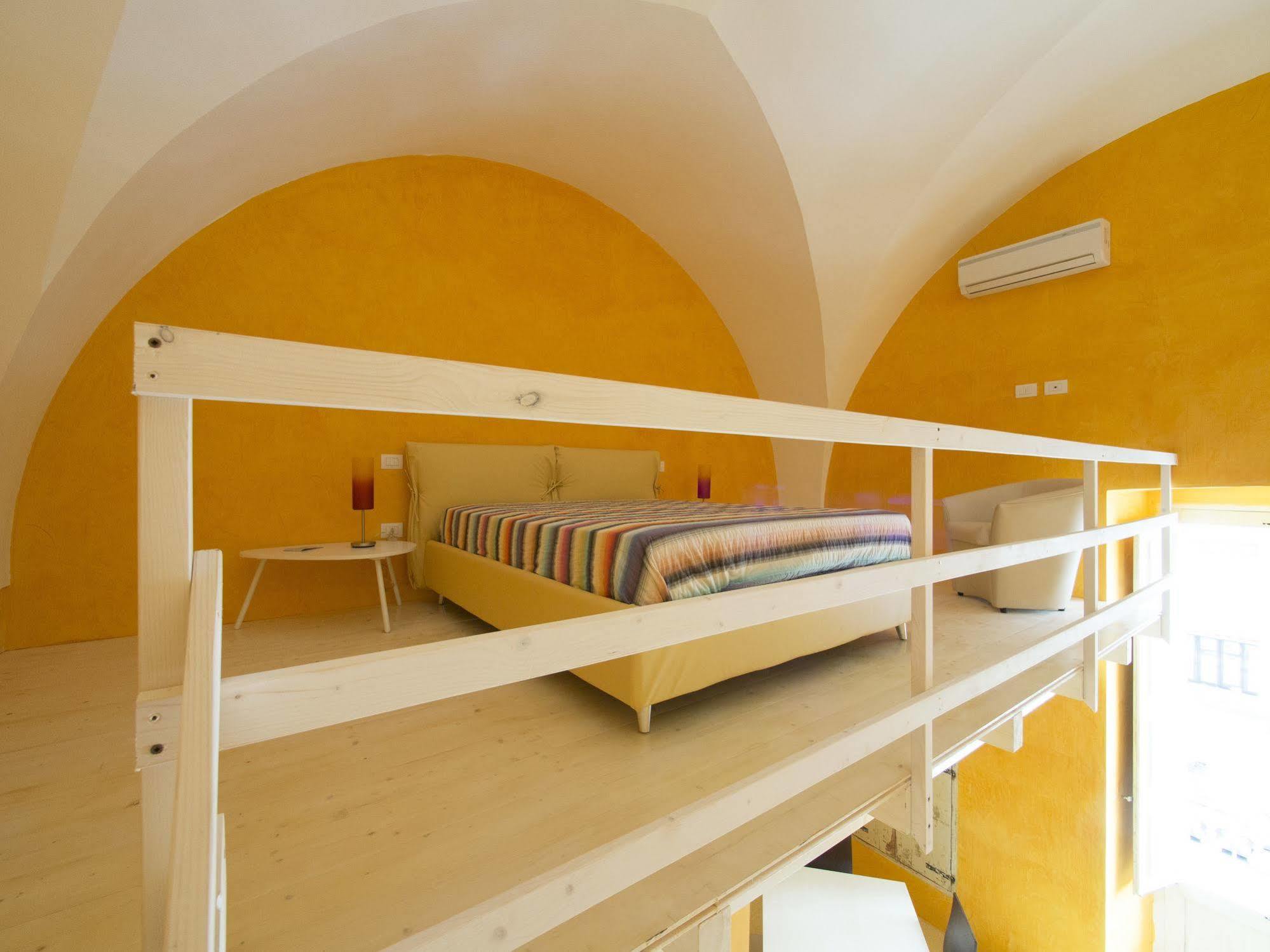 Relais Carlo V - Palazzo Storico Bed and Breakfast Gallipoli Buitenkant foto