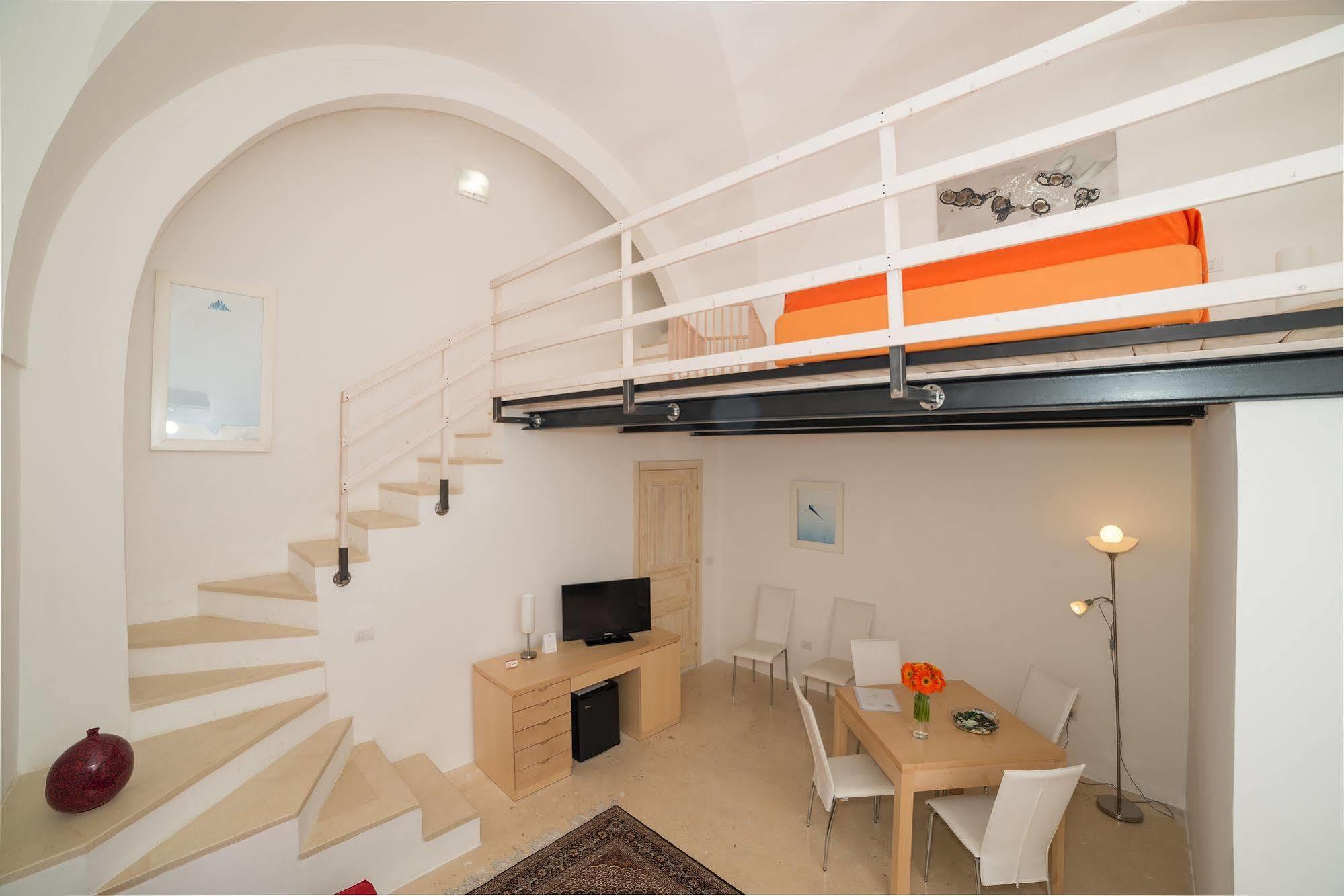 Relais Carlo V - Palazzo Storico Bed and Breakfast Gallipoli Buitenkant foto